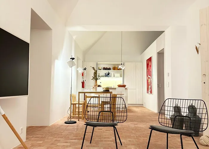 Danna Portuguese Design House Porta 10 * Tavira