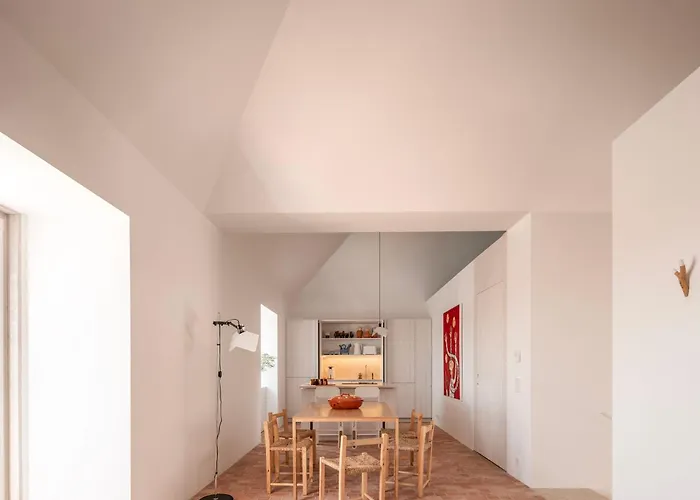 Danna Portuguese Design House Porta 10 Tavira